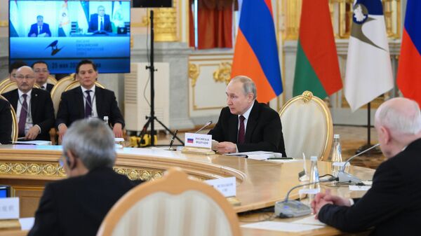 Президент РФ Владимир Путин проводит заседание высшего Евразийского экономического совета в расширенном составе в Москве