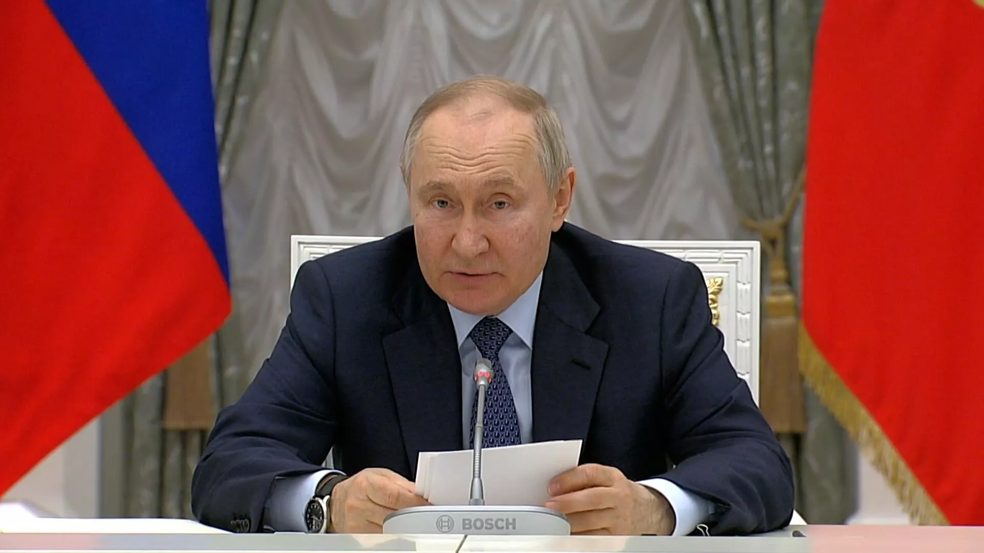 Пришло время возвращать свои позиции. Путин обратился к российскому бизнесу - РИА Новости, 1920, 26.05.2023