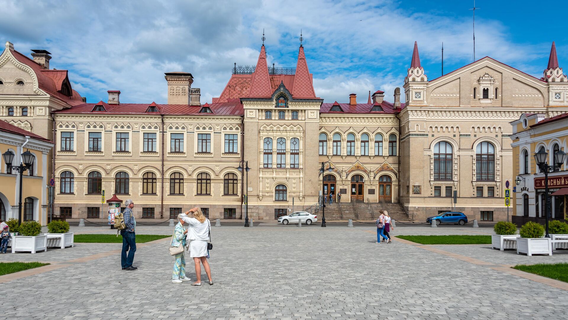 Здание хлебной биржи в Рыбинске - РИА Новости, 1920, 27.06.2023