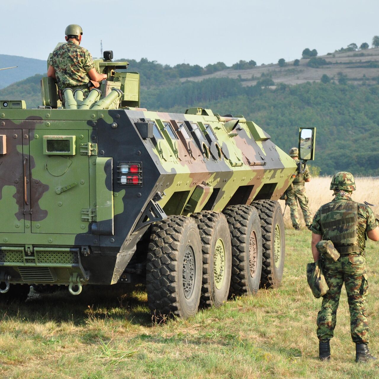 Сербия развернула военные подразделения у административной линии с Косово -  РИА Новости, 28.05.2023