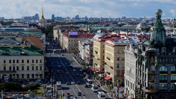 Вид на Невский проспект со смотровой площадки Думской башни в Санкт-Петербурге