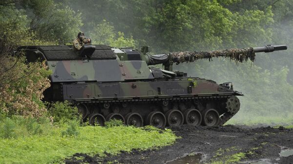 Немецкая самоходная артиллерийская установка Panzerhaubitze 2000 в Донецкой области