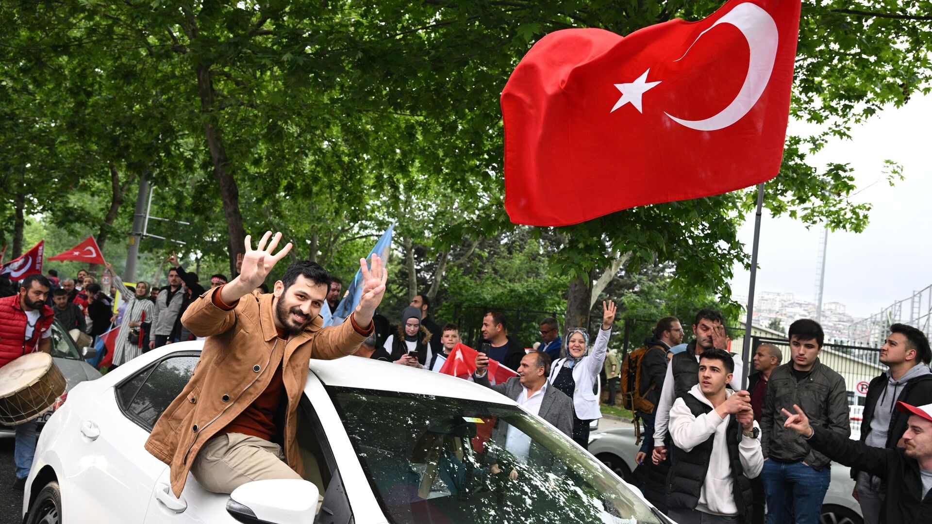 Сторонники действующего президента Турции Реджепа Тайипа Эрдогана в Стамбуле - РИА Новости, 1920, 29.05.2023
