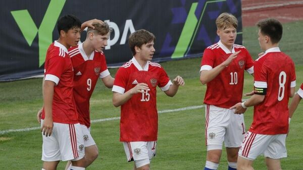 Футболисты национальной юношеской сборной России