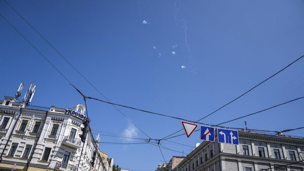 Дым в небе над Киевом