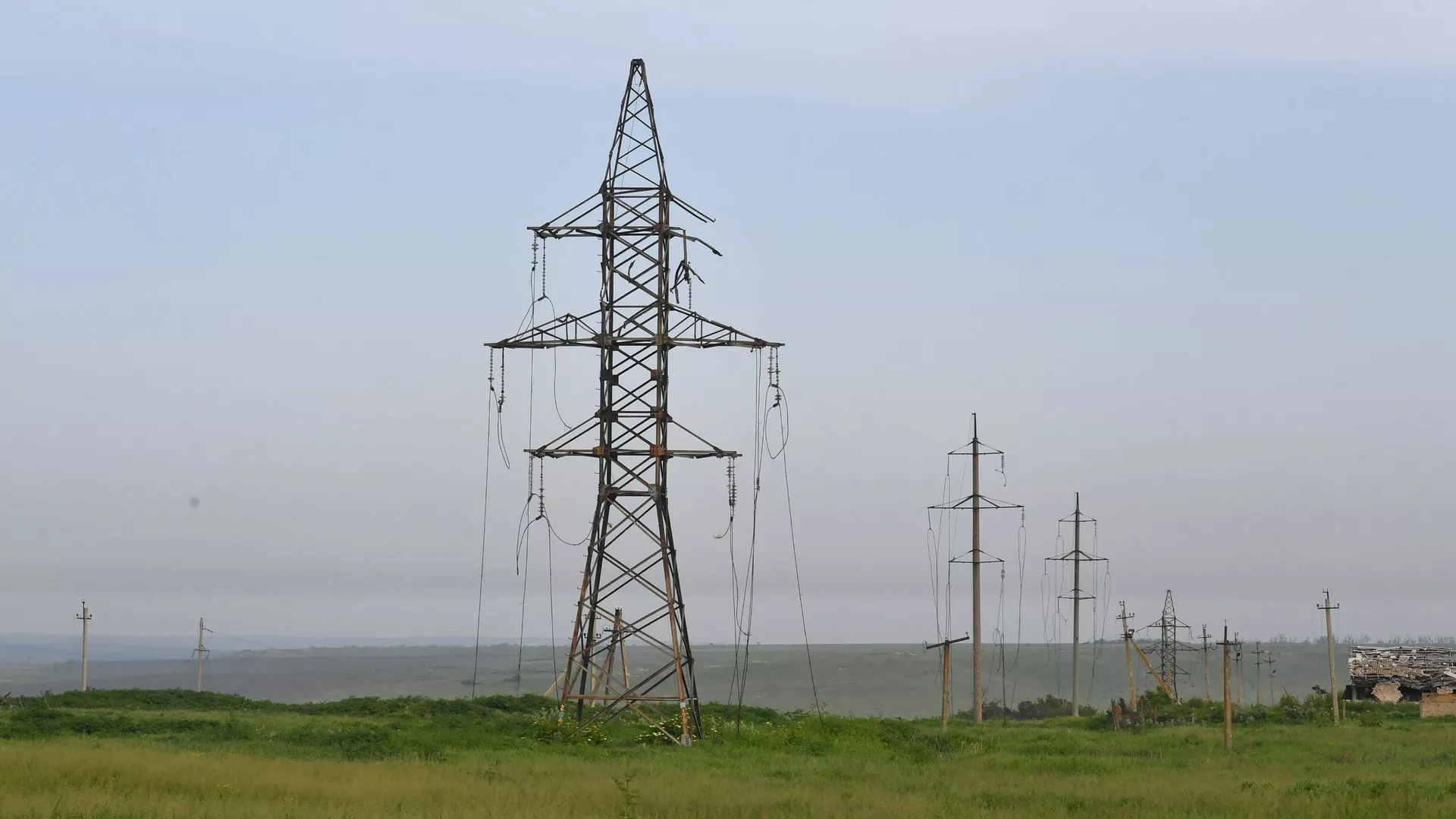 Damaged power transmission towers near the contact line - RIA Novosti, 1920, 07/22/2023 Damaged power transmission towers near the contact line - RIA Novosti, 1920, 07/22/2023