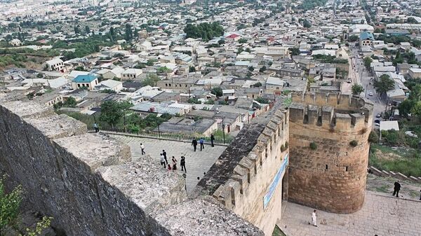 Вид на город Дербент в Дагестане