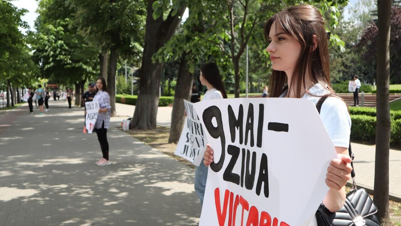 Акция у парламента Молдавии против отмены Дня Победы - РИА Новости, 1920, 29.05.2023