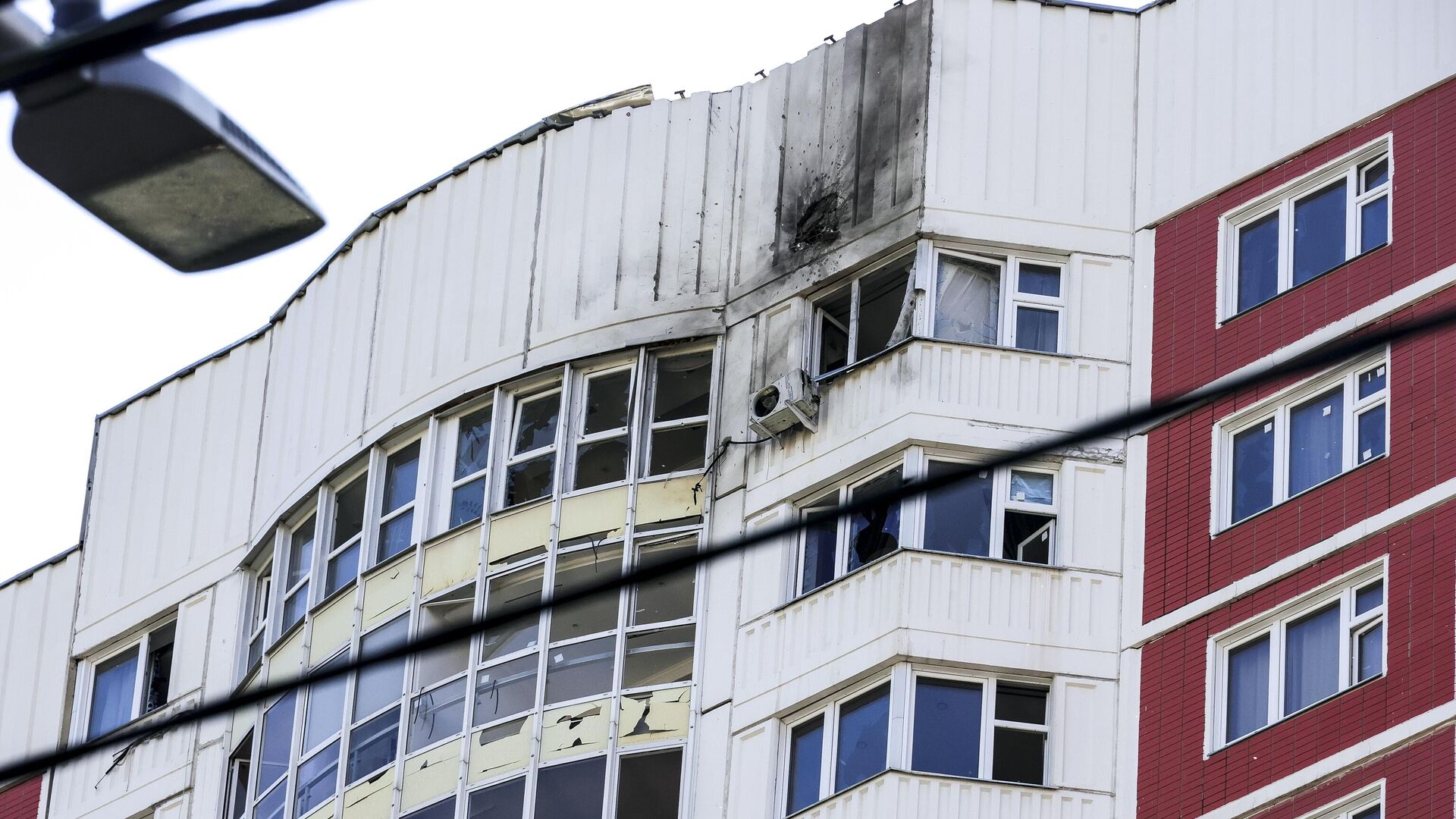Жилой дом, пострадавший в результате атаки беспилотника в Москве - РИА Новости, 1920, 31.05.2023