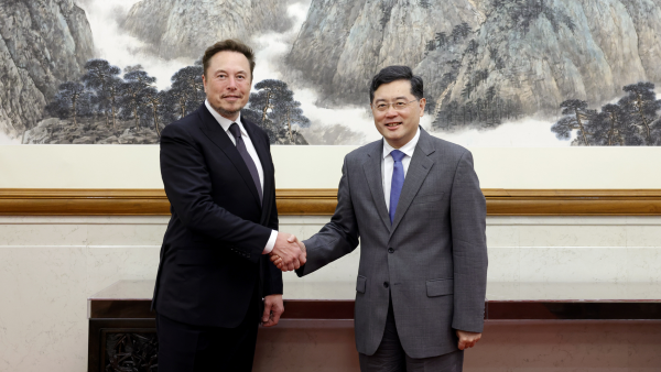Министр иностранных дел КНР Цинь Ган на встрече Илоном Маском в Пекине