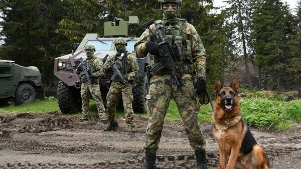 Военные подразделения сербской армии, развернутого в связи с ситуацией в Косово