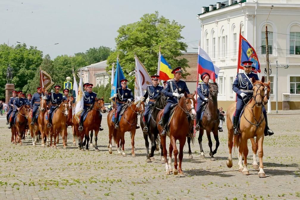 В Новочеркасске встретили казаков-участников конного перехода Дорогами подвига!, посвященного 270-летию со дня рождения атамана М.И.Платова - РИА Новости, 1920, 31.05.2023