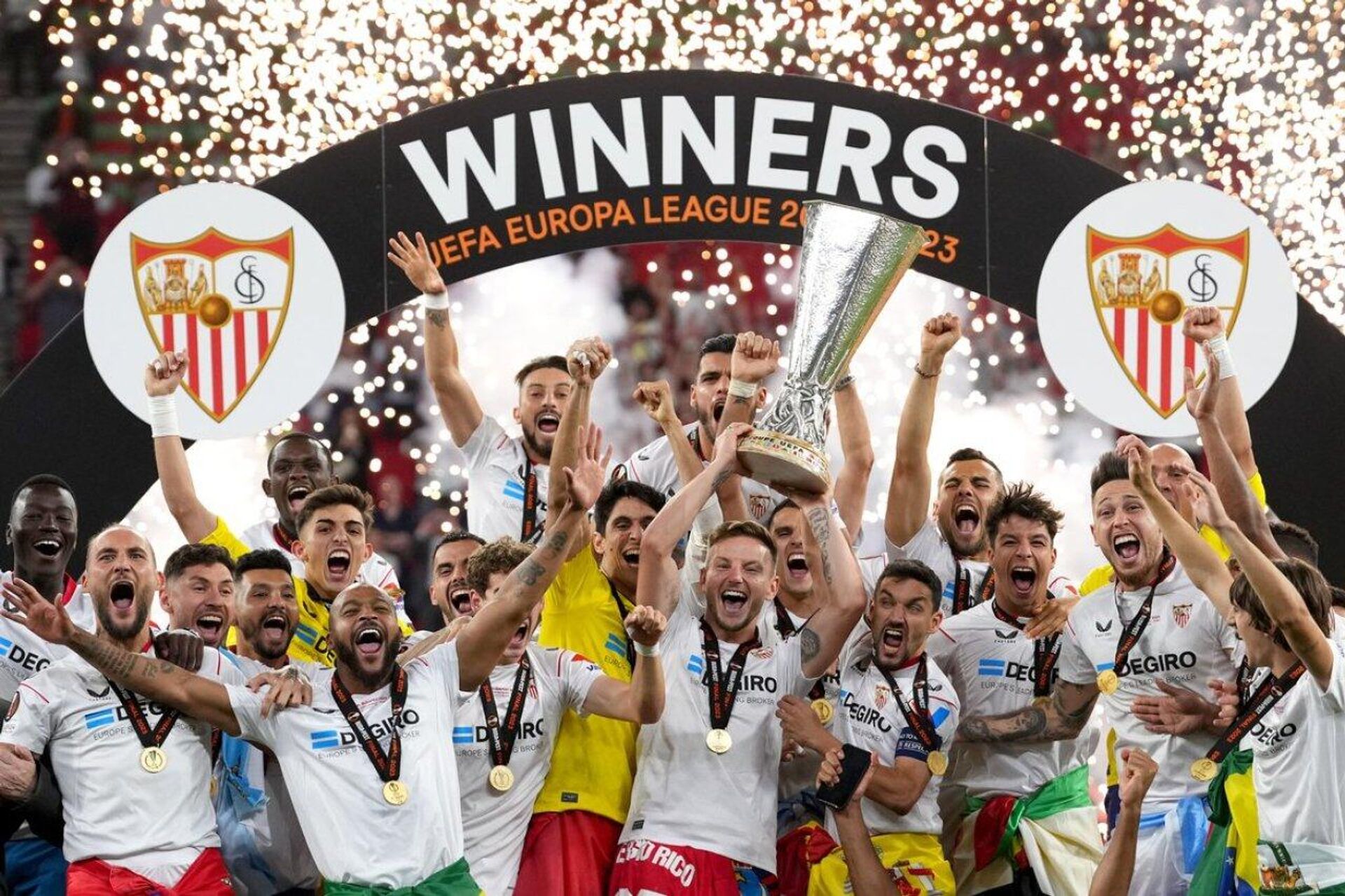 Футбол лига европы 1 4 финала. Финал Лиги Европы УЕФА 2022. Севилья лига Европы. Леа Европы.