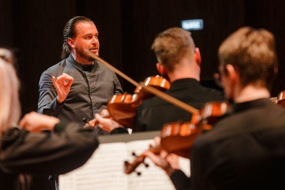 Дирижер Дмитрий Синьковский и оркестр La Voce Strumentale - РИА Новости, 1920, 01.06.2023