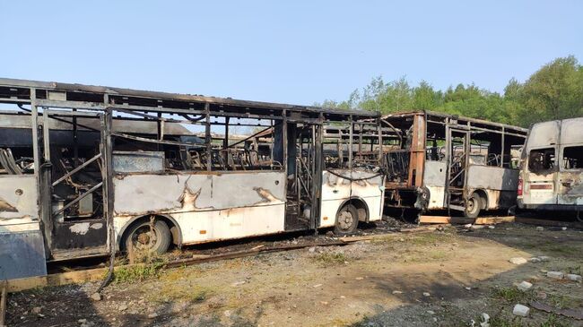 Последствия пожара на стоянке в подмосковном Ногинске