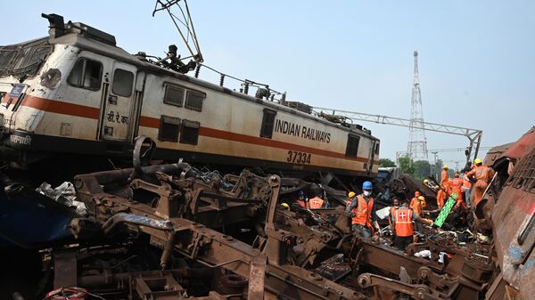 На месте столкновения поездов в индийском штате Одиша