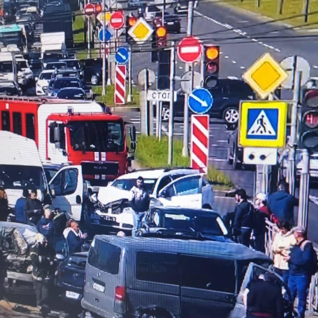 В Петербурге произошло массовое ДТП с участием грузовика - РИА Новости,  03.06.2023