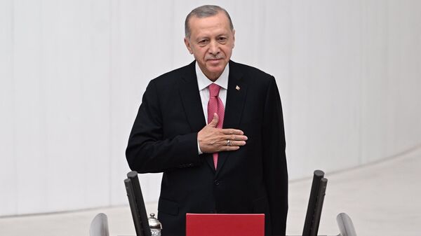 Реджеп Тайип Эрдоган во время церемонии принесения присяги в Великом национальном собрании (парламенте) Турции