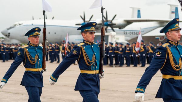 В Твери отметили 80-летие военно-транспортной авиационной Минской дивизии