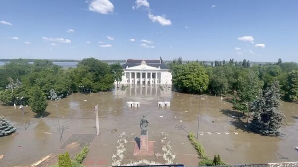 The flooded center of Novaya Kakhovka.  video frame
