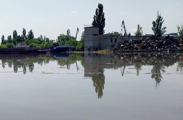 Частично затопленный район после обстрела ВСУ Каховской ГЭС
