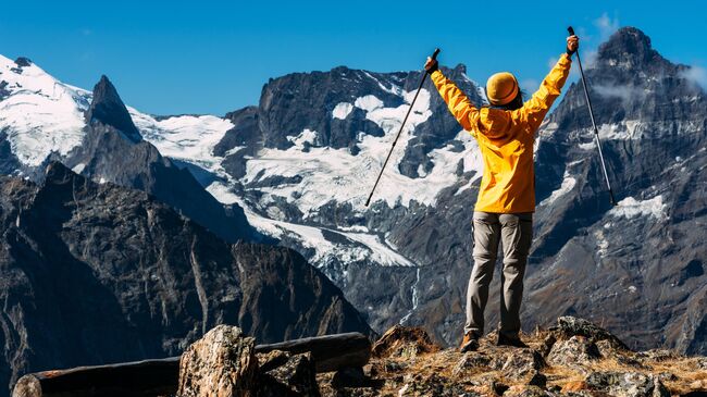 Девушка на Эльбрусе