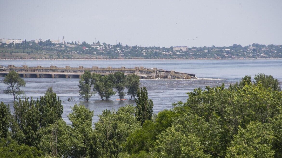 Разрушенная плотина Каховской ГЭС, расположенная по течению Днепра выше Херсона - РИА Новости, 1920, 08.06.2024