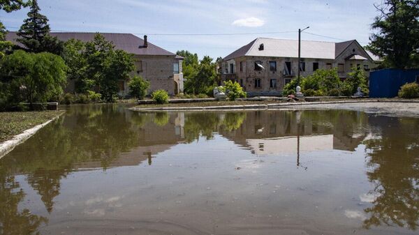 Улица Новой Каховки, затопленная после разрушения Каховской ГЭС