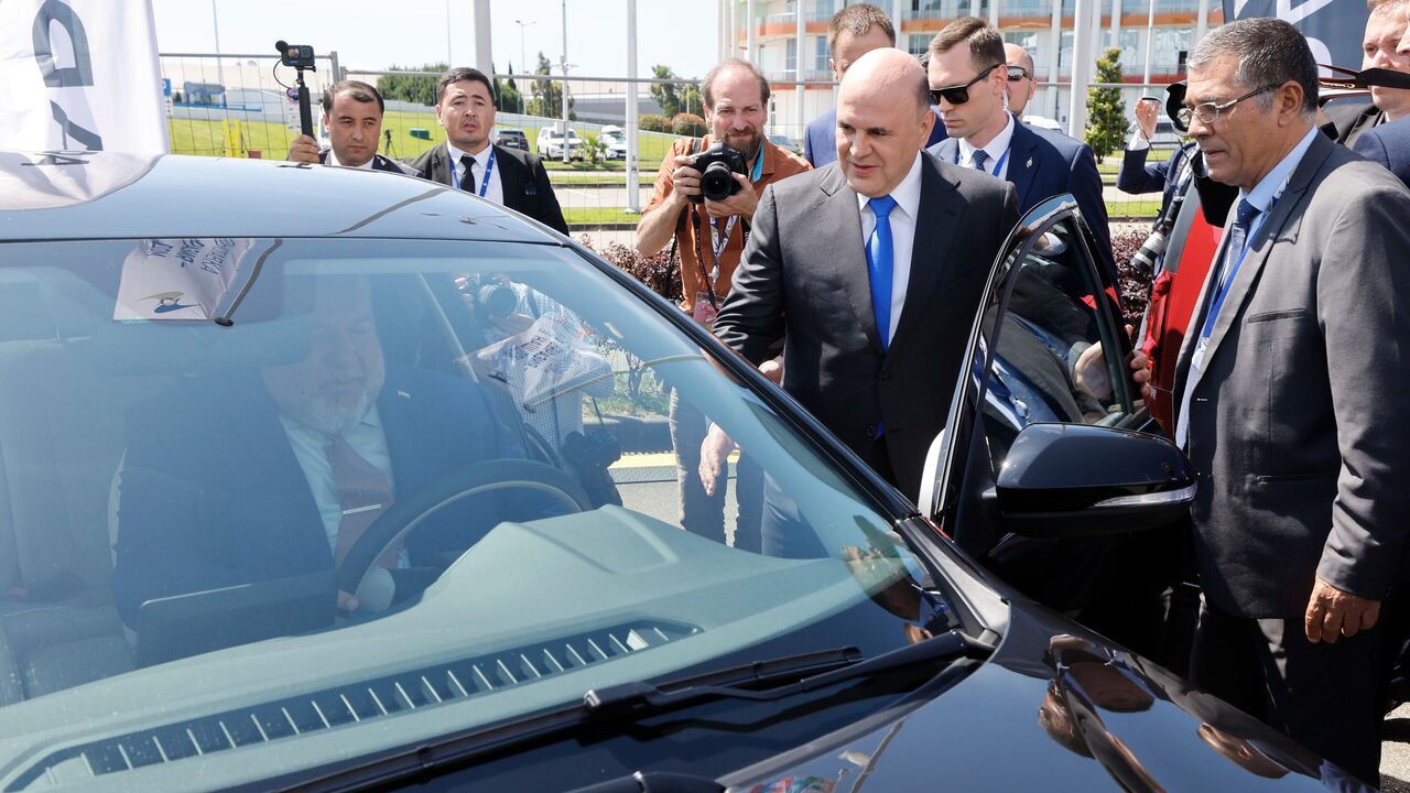 Кубинский премьер похвалил новую модель Lada Vesta Aura - РИА Новости,  08.06.2023