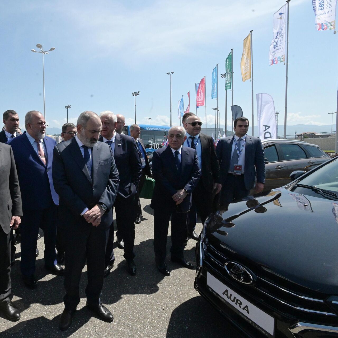 АвтоВАЗ представил новую модель автомобиля Lada Aura на выставке в Сочи -  РИА Новости, 08.06.2023