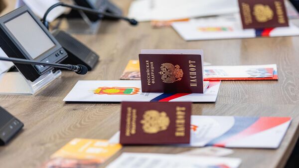 Более 50 школьников Липецкой области получили паспорта
