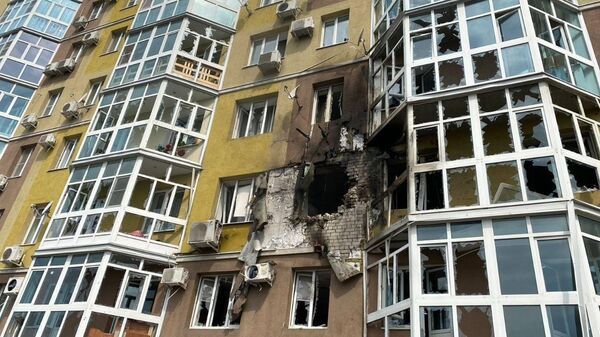 Пострадавший от удара беспилотника многоэтажный жилой дом в Воронеже