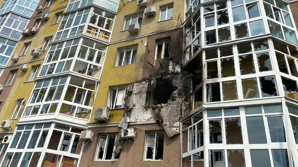 Пострадавший от беспилотника многоэтажный жилой дом в Воронеже