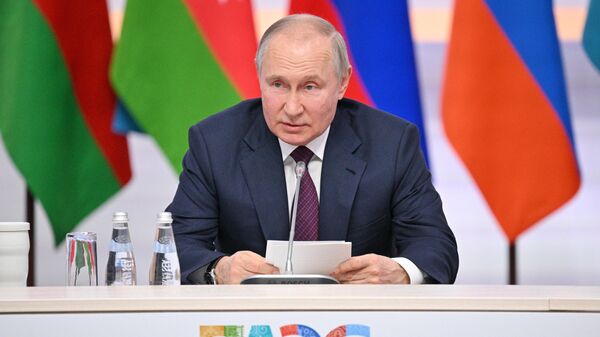 Президент РФ Владимир Путин на встрече с главами, участвующими в заседаниях Евразийского межправительственного совета и совета глав правительств СНГ