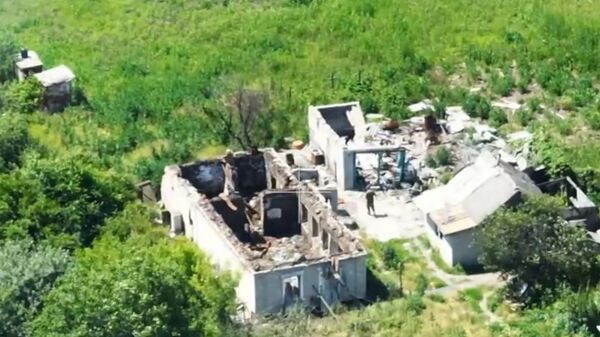 Кадры уничтожения полевых казарм ВСУ на Донецком направлении