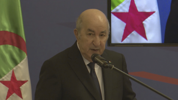 LIVE: Выступление президента Алжира на бизнес-форуме в Москве