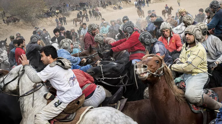 Ламберт Коулман Бузкаши, самая популярная таджикская игра. Франция. Спорт, серии Ламберт Коулман Бузкаши, самая популярная таджикская игра. Франция. Спорт, серии
