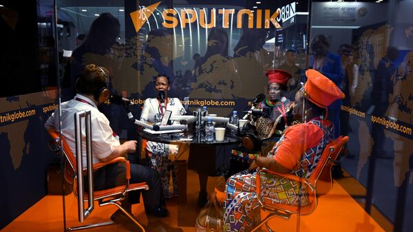 Слаузи Зодва Могами, основатель, главный исполнительный директор, председатель, Ladies in the Frontline в студии радио Sputnik