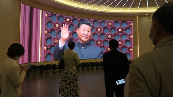 Трансляция выступления председателя КНР Си Цзиньпина на съезде Коммунистической партии Китая в Шанхае
