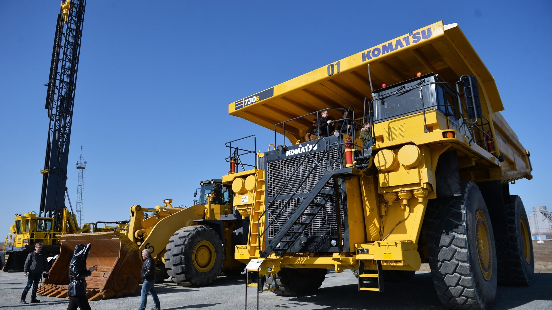 Горный самосвал Komatsu - РИА Новости, 1920, 15.06.2023