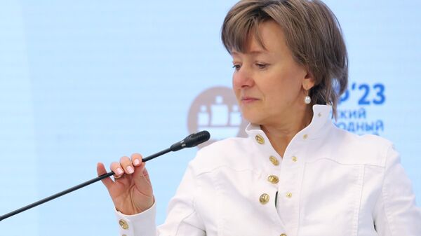 Генеральный директор АО Российский экспортный центр Вероника Никишина во время сессии Россия - ОАЭ, ПМЭФ-2023