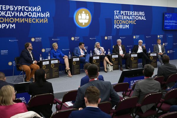 Сессия Новый мир – новые возможности: как продвигать позиции и подходы России за рубежом?