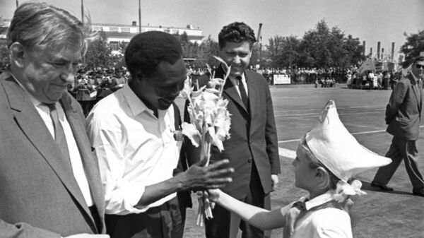 Визит делегации Уганды в СССР. Премьер-министр Уганды доктор Милтон Оботе в Волгограде. 1965 год 
