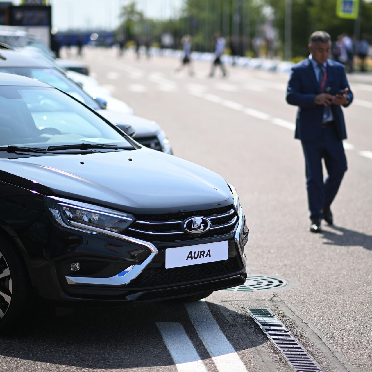 Мантуров протестировал новую Lada X-Cross 5 - РИА Новости, 17.06.2023