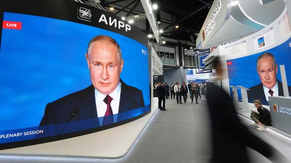 Трансляция выступления президента РФ Путина на пленарном заседании ПМЭФ. Архивное фото
