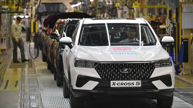 Церемония выпуска первого автомобиля LADA X-Cross 5