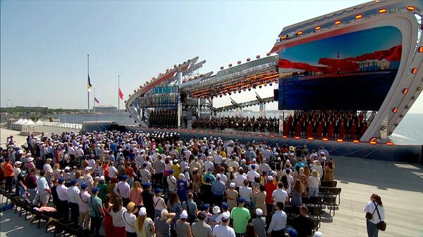 Путин на церемонии поднятия флагов на Большой Лахте