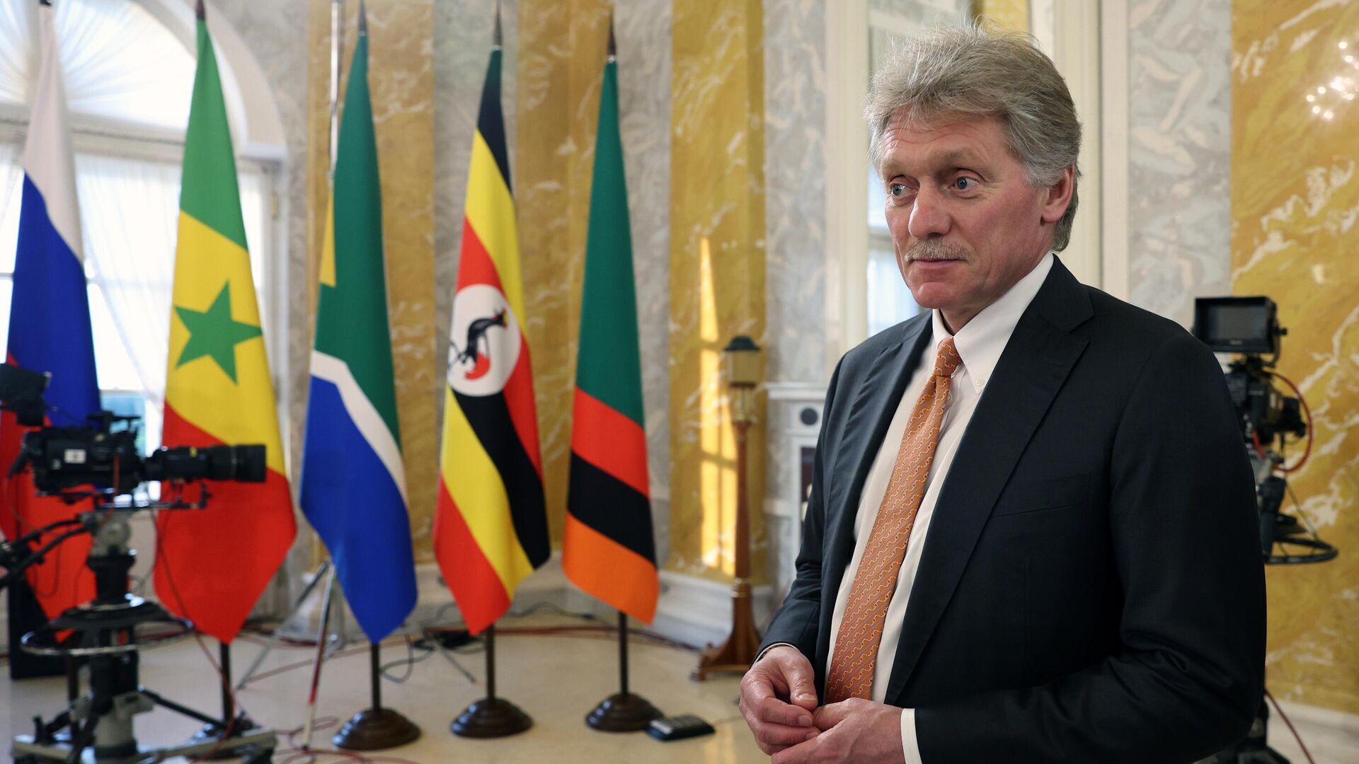 Заместитель руководителя администрации президента РФ, пресс-секретарь президента РФ Дмитрий Песков - РИА Новости, 1920, 18.06.2023