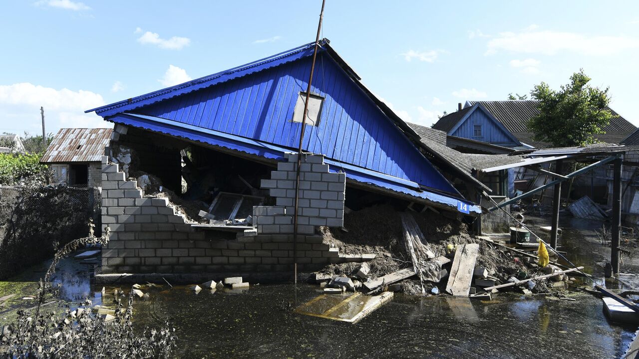 Уровень воды в Каховском водохранилище упал ниже минимума, заявила Украина  - РИА Новости, 18.06.2023