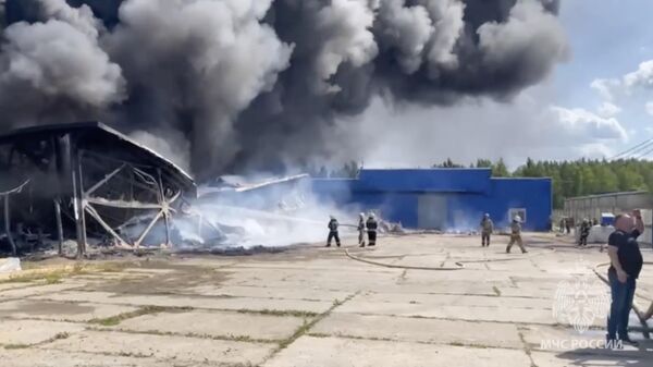 Пожар на площади 1,2 тысячи квадратных метров в селе Ново-Талицы в Ивановской области